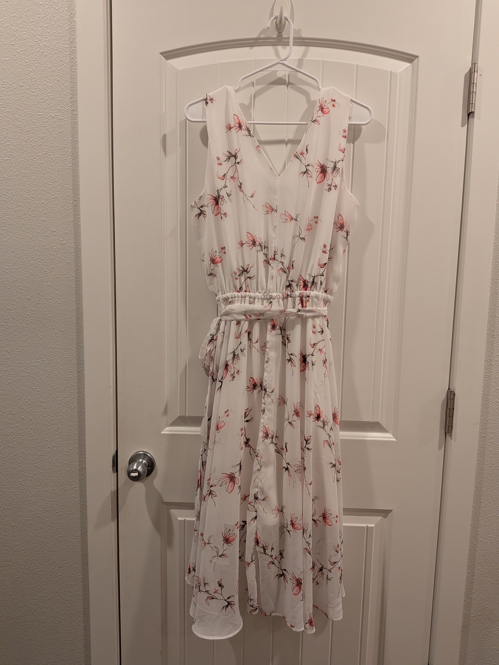 White House Black Market White Floral High-Low Dress with Pink Accents - Picture 6 of 7